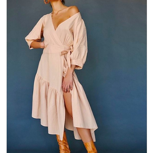 Free People Dresses & Skirts - FREE PEOPLE endless summer puffy midi wrap dress